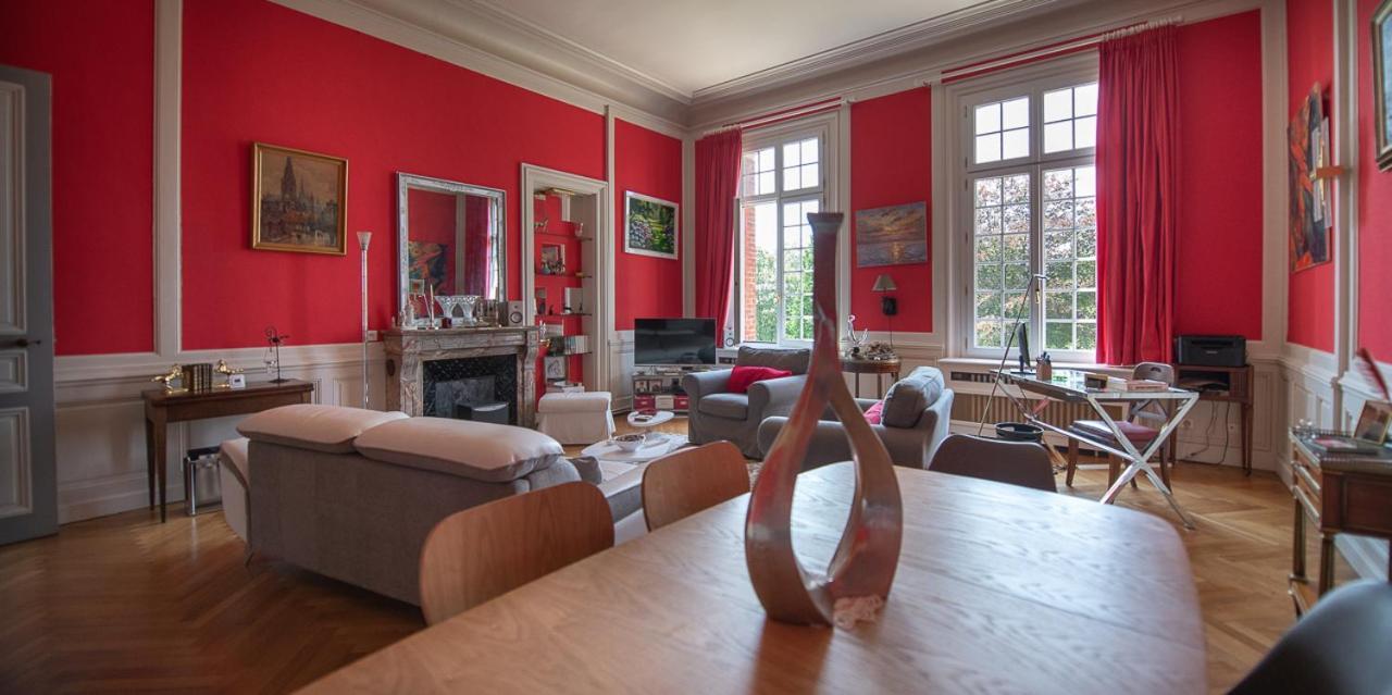 Chateau D Hugleville Buitenkant foto